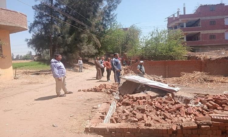 إزالة ١٦ حالة تعدِ على الأرض الزراعية بقرى مركز طوح بالقليوبية إزالة ١٦ حالة تعدِ على الأرض الزراعية بقرى مركز طوح بالقليوبية