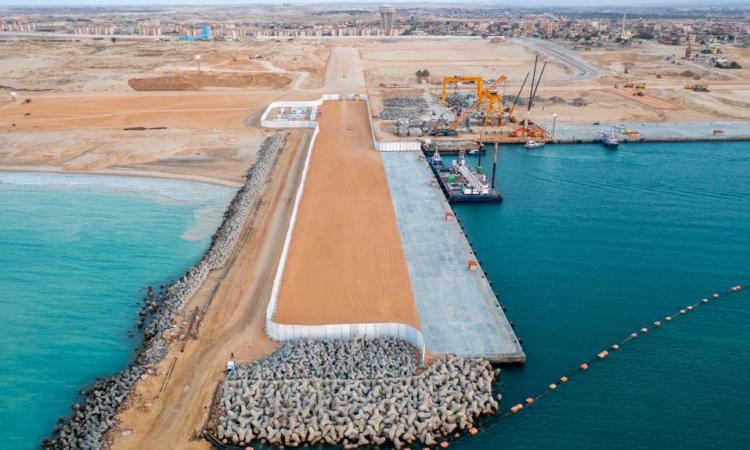 إعادة فتح ميناء العريش البحري بعد تحسن الأحوال الجوية إعادة فتح ميناء العريش البحري بعد تحسن الأحوال الجوية