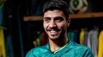 إعلامي يكشف حقيقة توقيع محمد شريف للزمالك