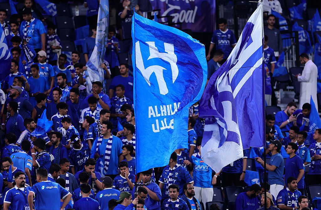 إغماءات وضيق تنفس.. زلزال الكلاسيكو يعصف بجماهير الهلال إغماءات وضيق تنفس.. زلزال الكلاسيكو يعصف بجماهير الهلال