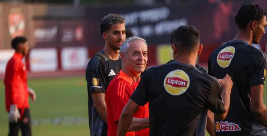 إلغاء مران الأهلي وإبلاغ اللاعبين عبر «واتس آب» إلغاء مران الأهلي وإبلاغ اللاعبين عبر «واتس آب»
