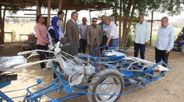 إمداد جامعة قنا بآلة حصاد قمح متطورة لخدمة الأبحاث