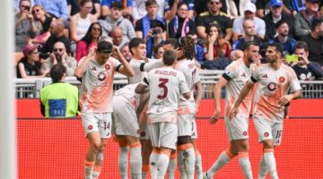 إنتر ميلان يفقد صدارة الدوري الإيطالي بعد الهزيمة من روما