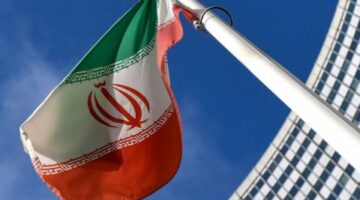إيران تندد ب”التهديدات” الفرنسية بفرض عقوبات جديدة