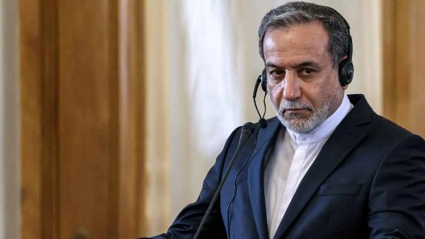إيران: وزير الخارجية يتوجه إلى مسقط لإجراء مفاوضات النووي إيران: وزير الخارجية يتوجه إلى مسقط لإجراء مفاوضات النووي