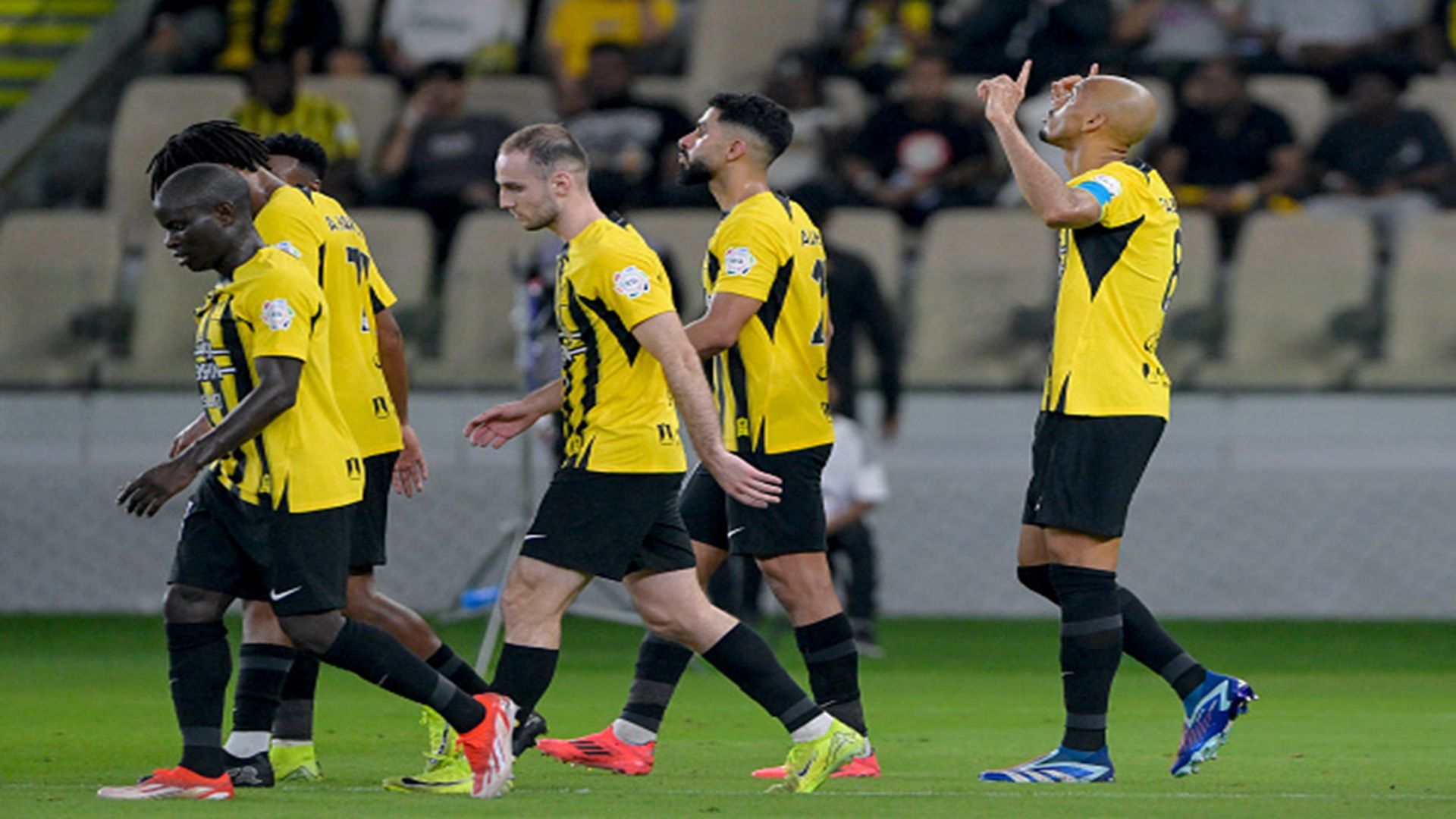 اتحاد جدة يضع جدولا زمنيا لتجهيز مدافعه اتحاد جدة يضع جدولا زمنيا لتجهيز مدافعه