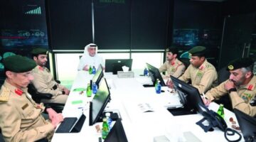 اجتماع لتقييم أداء الإدارة العامة للمرور في شرطة دبي