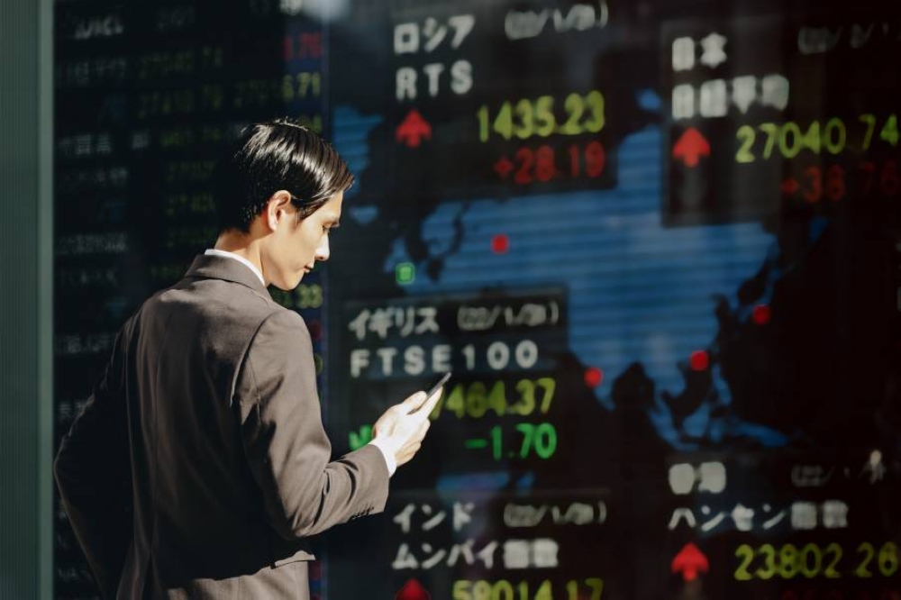 ارتفاع أسهم الصين وهونغ كونغ مدفوعة بتخفيف الرسوم على السلع التقنية ارتفاع أسهم الصين وهونغ كونغ مدفوعة بتخفيف الرسوم على السلع التقنية