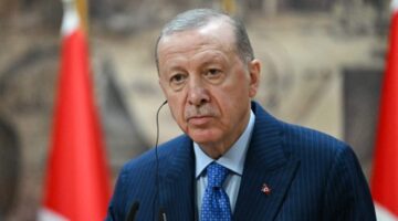 اردوغان يتهم إسرائيل بمحاولة “نسف الثورة” في سوريا بتأجيج نار الخلافات العرقية والدينية وتحريض الأقليات على الحكومة