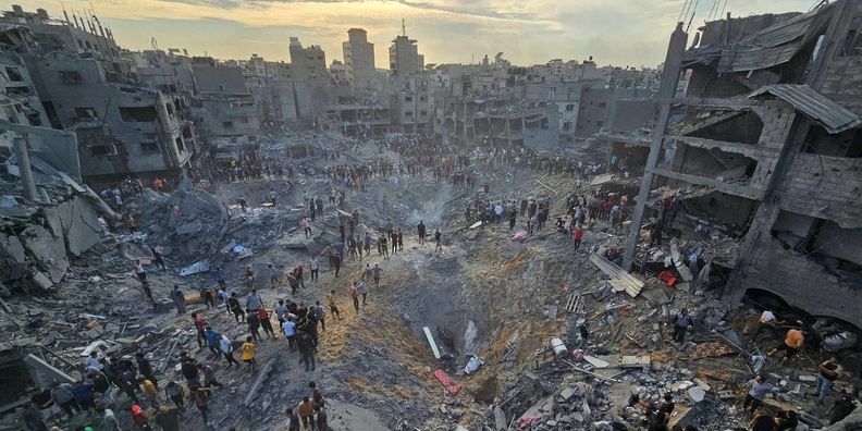 استشهاد 10 فلسطينيين في قصف إسرائيلي على قطاع غزة استشهاد 10 فلسطينيين في قصف إسرائيلي على قطاع غزة