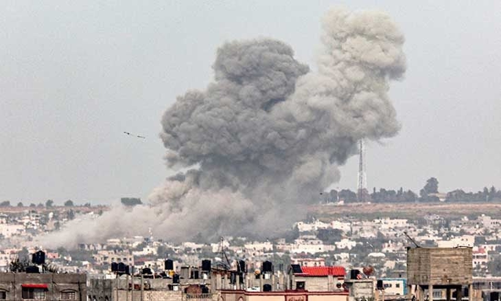 استشهاد 32 شخصًا في قصف إسرائيلي لعدة مواقع بغزة استشهاد 32 شخصًا في قصف إسرائيلي لعدة مواقع بغزة