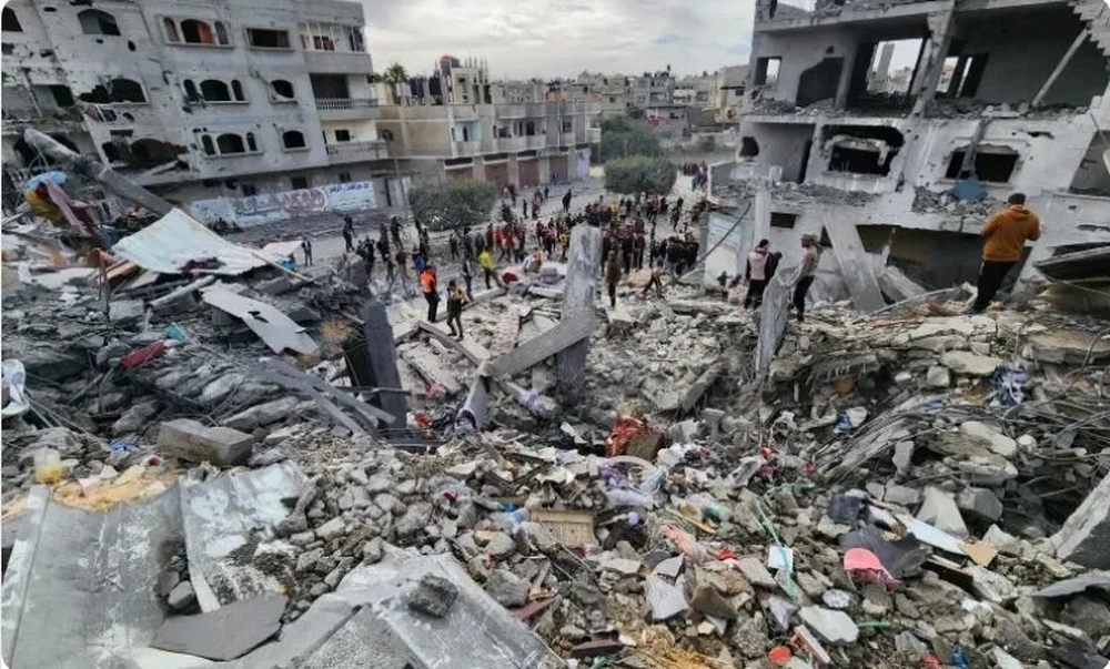 استشهاد 5 فلسطينيين في قصف إسرائيلي لخيام النازحين بغزة استشهاد 5 فلسطينيين في قصف إسرائيلي لخيام النازحين بغزة