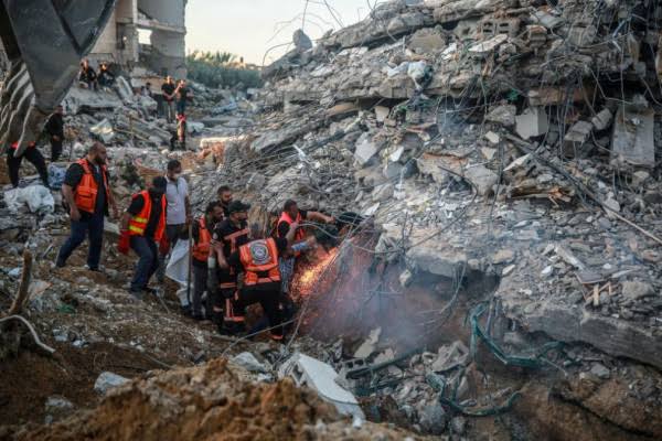 استشهاد 54 فلسطينيا منذ فجر الاثنين في غارات إسرائيلية متفرقة على غزة استشهاد 54 فلسطينيا منذ فجر الاثنين في غارات إسرائيلية متفرقة على غزة