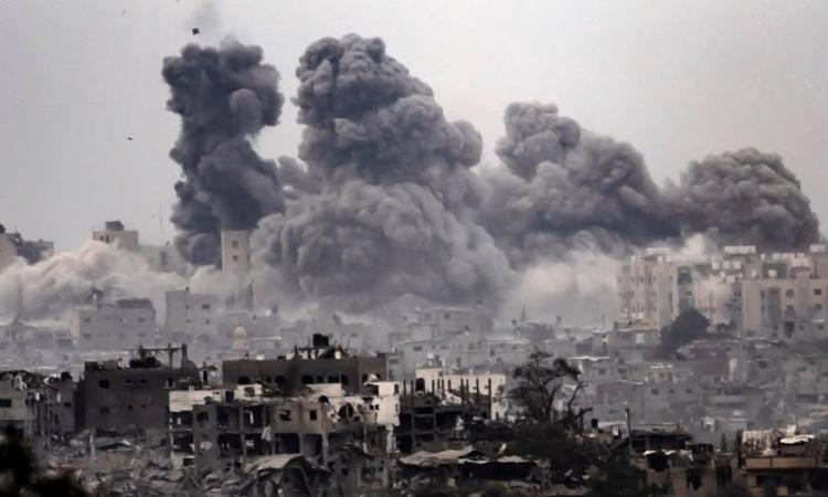 استشهاد فلسطينيين اثنين وإصابة آخرين إثر قصف الاحتلال خيمة نازحين بخان يونس استشهاد فلسطينيين اثنين وإصابة آخرين إثر قصف الاحتلال خيمة نازحين بخان يونس