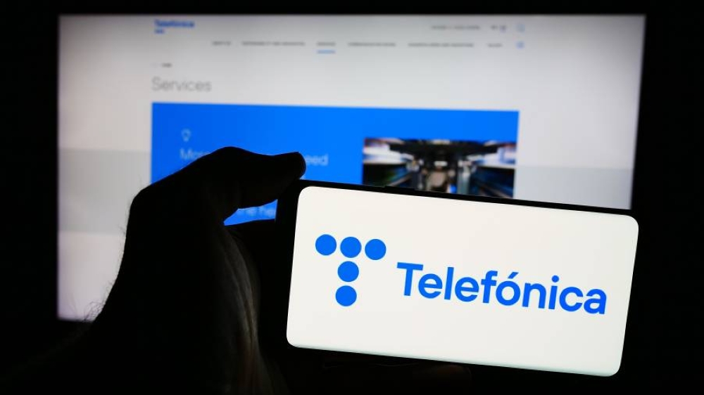 اشترتها بملياري دولار وباعتها بمليون.. تفاصيل أغرب صفقة لتليفونيكا الإسبانية اشترتها بملياري دولار وباعتها بمليون.. تفاصيل أغرب صفقة لتليفونيكا الإسبانية
