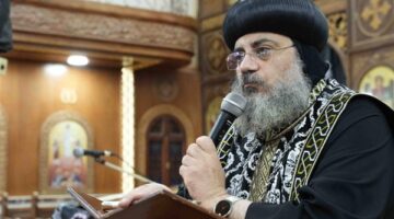 الأنبا فيلوباتير يترأس صلاة ليلة الاثنين من البصخة المقدسة بأبوقرقاص