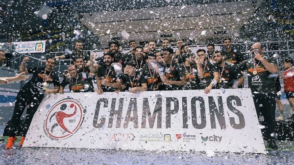 الأهلي يتسلم درع دوري اليد الأهلي يتسلم درع دوري اليد