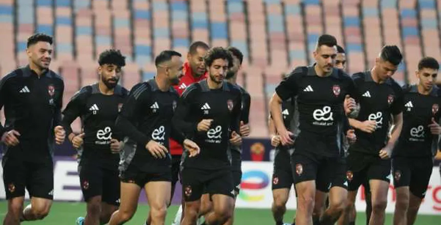 الأهلي يختتم تدريباته استعدادا لبتروجيت.. و«النحاس» يحسم الخطة والتشكيل الأهلي يختتم تدريباته استعدادا لبتروجيت.. و«النحاس» يحسم الخطة والتشكيل