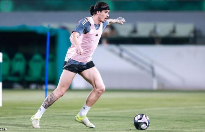 الأهلي يستعيد إيبانيز أمام الرائد
