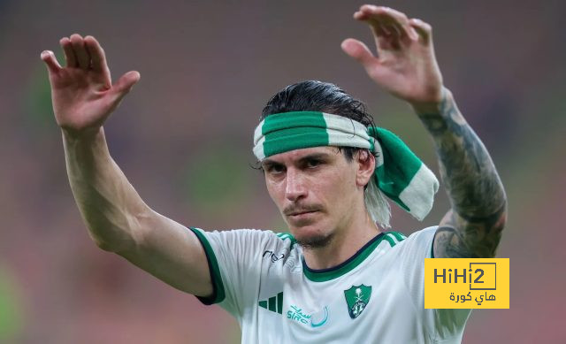 الأهلي يستعيد مدافعه البرازيلي قبل مواجهة الرائد الأهلي يستعيد مدافعه البرازيلي قبل مواجهة الرائد