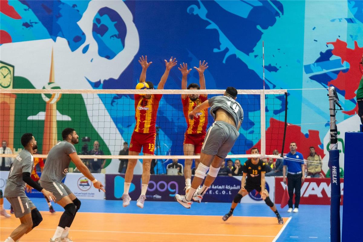 الأهلي يسقط أمام الترجي التونسي ويودع بطولة إفريقيا للكرة الطائرة الأهلي يسقط أمام الترجي التونسي ويودع بطولة إفريقيا للكرة الطائرة