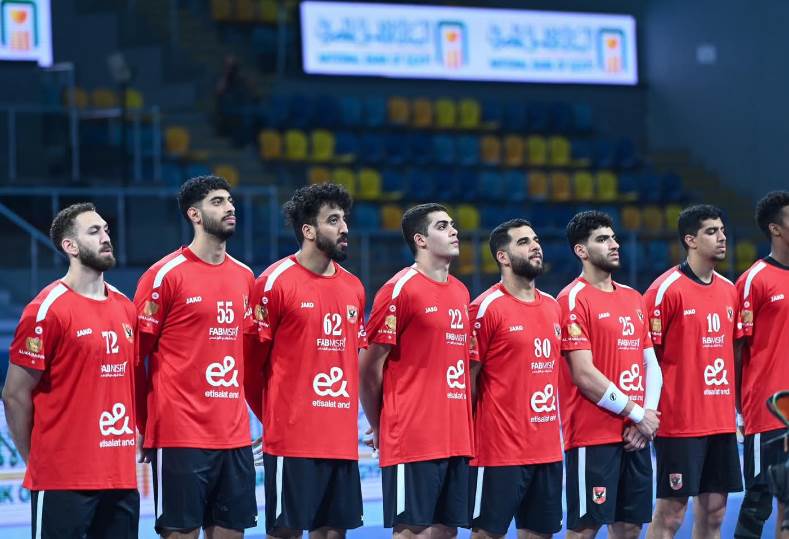 الأهلي يكتسح سبورتنج ويتأهل إلى نصف نهائي كأس مصر لكرة اليد الأهلي يكتسح سبورتنج ويتأهل إلى نصف نهائي كأس مصر لكرة اليد