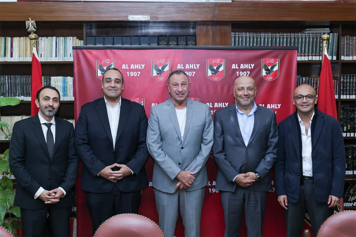 الأهلي يندهش من تصرف وزارة الرياضة ويطالب بتدخل عاجل من الدولة الأهلي يندهش من تصرف وزارة الرياضة ويطالب بتدخل عاجل من الدولة