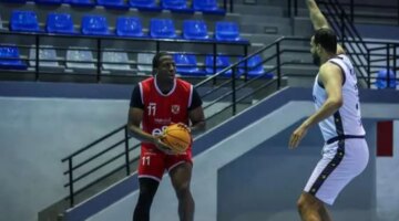 الأهلي يهزم هليوبوليس ويضرب موعدا مع الزمالك في نصف نهائي دوري السلة