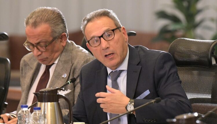 الإتربي: البنك الأهلي حصد 35 مليار جنيه من بيع “شهادات الادخار ذات العائد المرتفع” قبل خفض الفائدة بأيام الإتربي: البنك الأهلي حصد 35 مليار جنيه من بيع “شهادات الادخار ذات العائد المرتفع” قبل خفض الفائدة بأيام