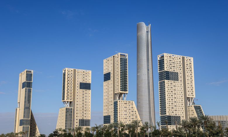 «الإسكان» تطرح أرضًا بـ595 مليون جنيه لإنشاء نادٍ رياضي بالعاصمة الإدارية «الإسكان» تطرح أرضًا بـ595 مليون جنيه لإنشاء نادٍ رياضي بالعاصمة الإدارية