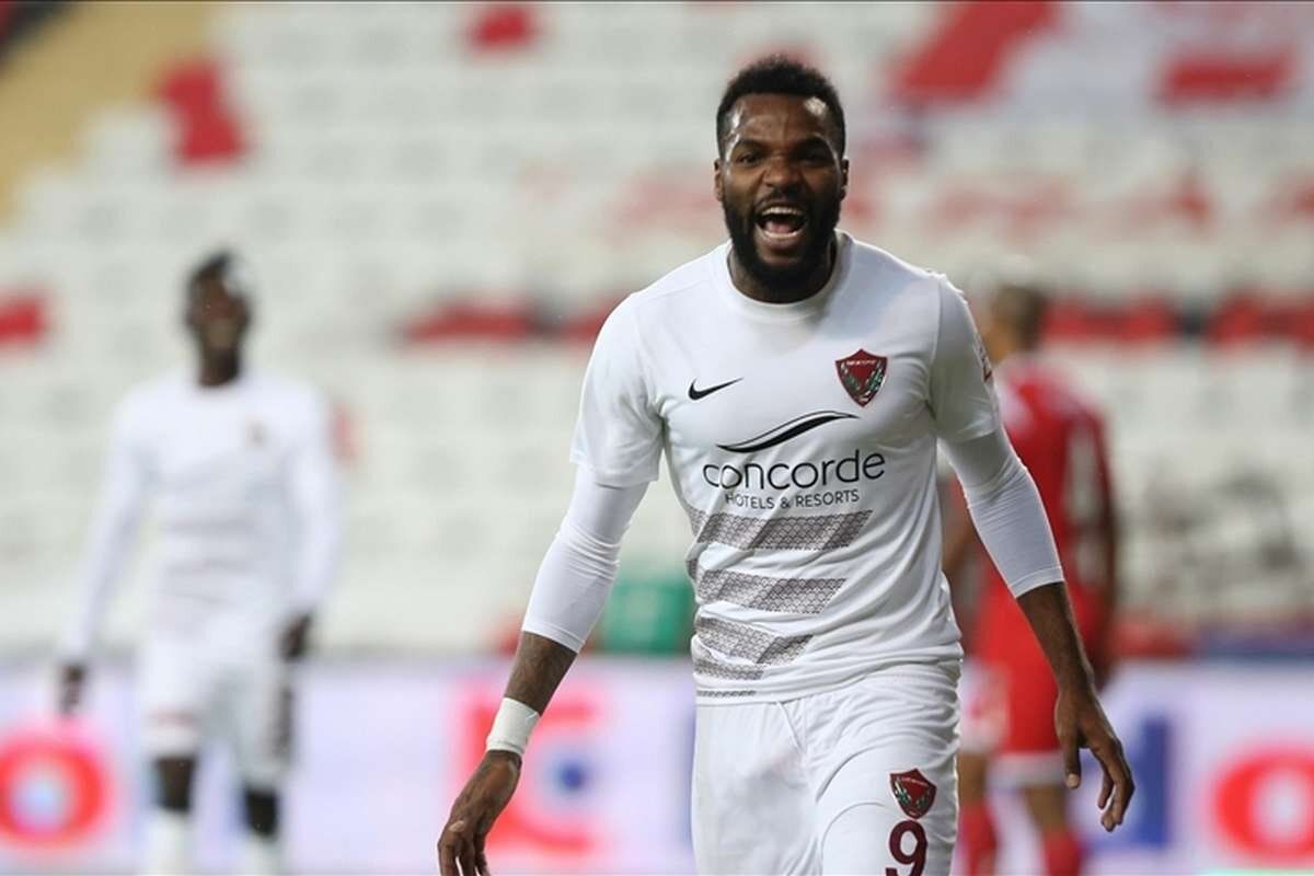 الاتحاد الجابوني ينعى بوبيندزا في بيان رسمي الاتحاد الجابوني ينعى بوبيندزا في بيان رسمي