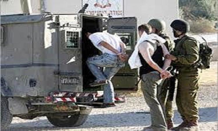 الاحتلال الإسرائيلي يعتقل 18 فلسطينيا من مدن الضفة الغربية الاحتلال الإسرائيلي يعتقل 18 فلسطينيا من مدن الضفة الغربية