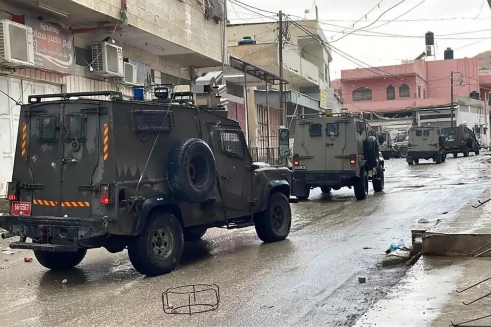 الاحتلال الإسرائيلي يعتقل 35 فلسطينيًّا بالضفة الغربية