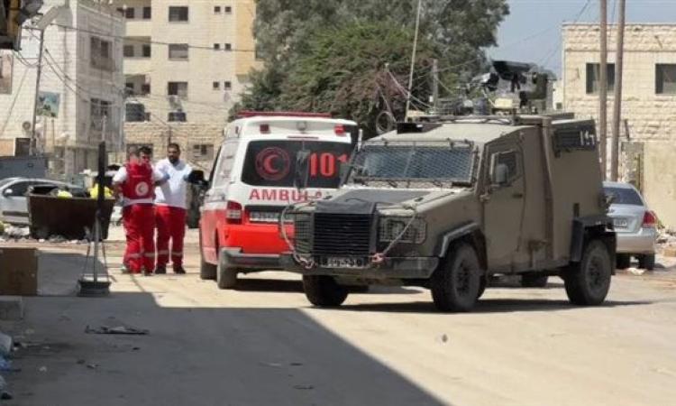 الاحتلال الإسرائيلي يقتحم مستشفى جنين ويعتقل شابا فلسطينيا الاحتلال الإسرائيلي يقتحم مستشفى جنين ويعتقل شابا فلسطينيا