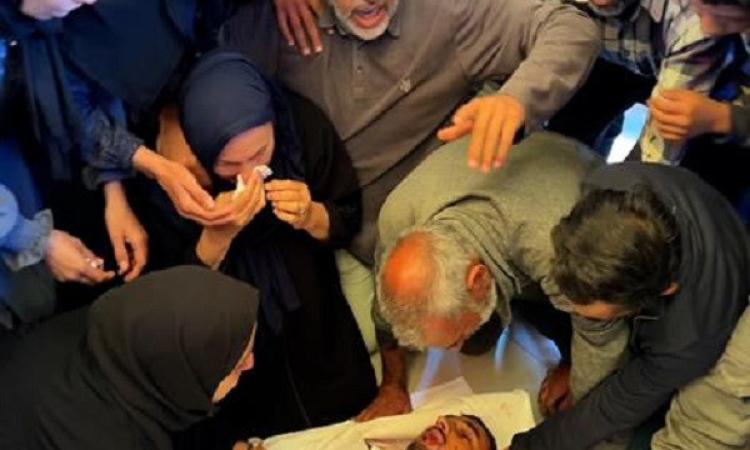 الاحتلال يقتحم الخليل ويطلق الغاز السام على مدخل مخيم "الفوار" جنوبا الاحتلال يقتحم الخليل ويطلق الغاز السام على مدخل مخيم "الفوار" جنوبا