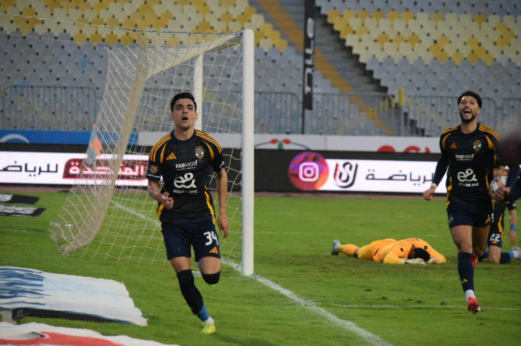 الاستثناء مرفوض.. تفاصيل أزمة سفر رباعي الأهلي لمواجهة صن داونز وتدخل الخطيب الاستثناء مرفوض.. تفاصيل أزمة سفر رباعي الأهلي لمواجهة صن داونز وتدخل الخطيب