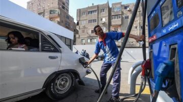 أزمة البنزين المغشوش.. «البترول» تقر بوجود 5 حالات وتصرف 10 آلاف جنيه للمتضررين