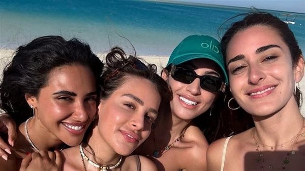«البنات والصيف».. آية ودينا وأمينة وجميلة على البحر (صور) «البنات والصيف».. آية ودينا وأمينة وجميلة على البحر (صور)