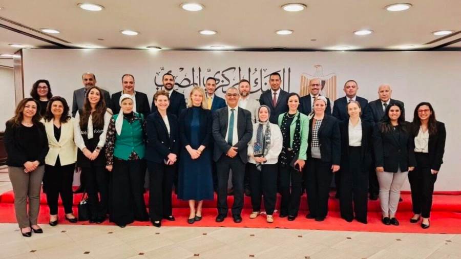 “البنك المركزي” يقود حوارًا موسعًا لتعزيز جمع البيانات المصنفة حسب النوع لدعم تمويل رائدات الأعمال “البنك المركزي” يقود حوارًا موسعًا لتعزيز جمع البيانات المصنفة حسب النوع لدعم تمويل رائدات الأعمال