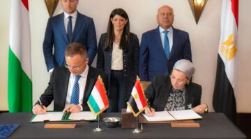 البيئة والمجر يوقعان مذكرة تفاهم بشأن التعاون الثنائي في مجال حماية البيئة والتنمية المستدامة