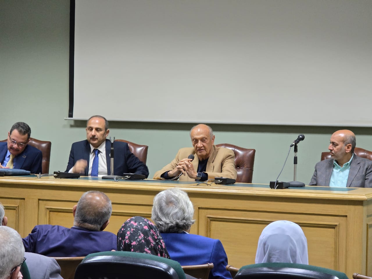 “التقييم العقاري”: حوكمة الأصول العقارية مفتاح الاستقرار والنمو داخل السوق “التقييم العقاري”: حوكمة الأصول العقارية مفتاح الاستقرار والنمو داخل السوق