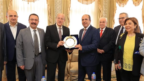 الجامعة البريطانية تستضيف الاجتماع الدوري للجنة قطاع طب الأسنان الجامعة البريطانية تستضيف الاجتماع الدوري للجنة قطاع طب الأسنان