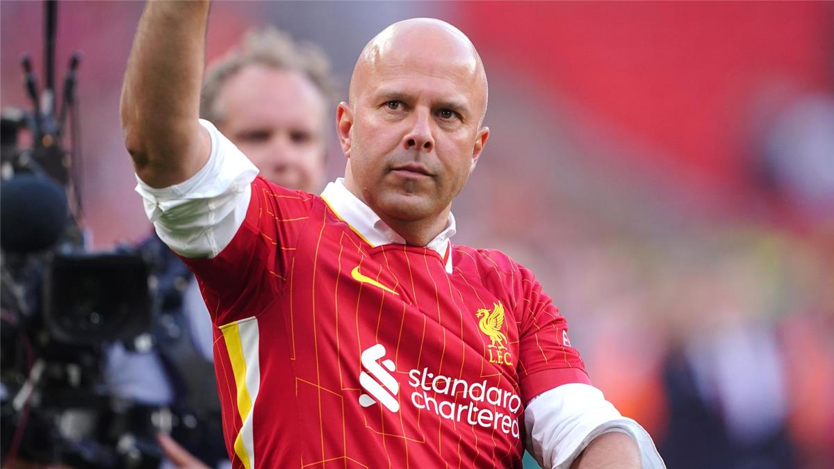 الجندي المجهول.. سلوت يوضح دور نادِ آخر في تتويج ليفربول بلقب الدوري الإنجليزي الجندي المجهول.. سلوت يوضح دور نادِ آخر في تتويج ليفربول بلقب الدوري الإنجليزي