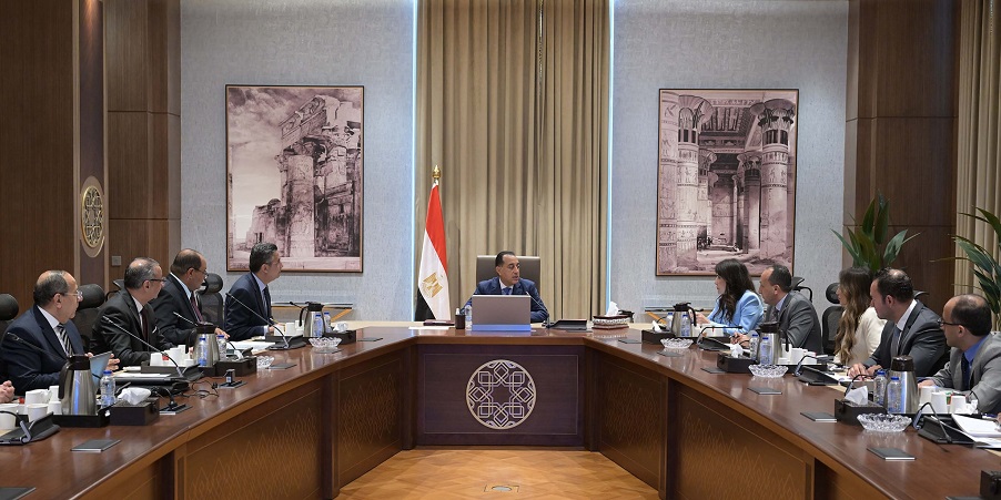 الحكومة تؤكد انخفاض أسعار بعض السلع وتوافرها في الأسواق الحكومة تؤكد انخفاض أسعار بعض السلع وتوافرها في الأسواق