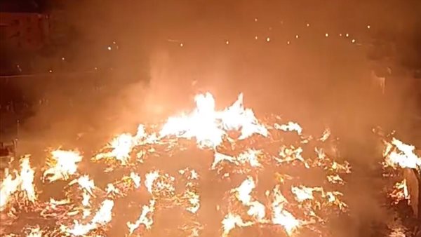 الحماية المدنية تدفع بـ10 سيارة إطفاء للسيطرة على حريق في مخزن أخشاب بالشرابية الحماية المدنية تدفع بـ10 سيارة إطفاء للسيطرة على حريق في مخزن أخشاب بالشرابية