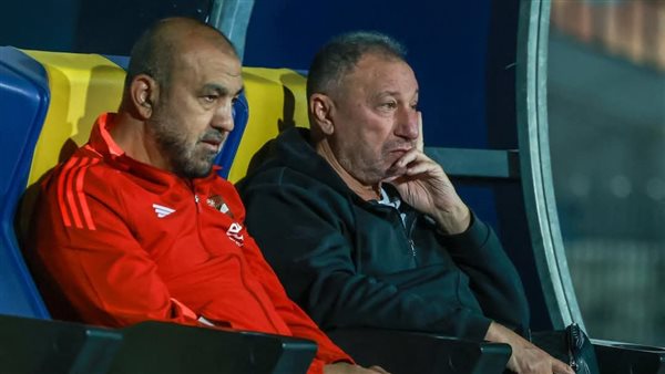 الخطيب يتدخل لحل أزمة سفر رباعي الأهلي إلى جنوب أفريقيا الخطيب يتدخل لحل أزمة سفر رباعي الأهلي إلى جنوب أفريقيا