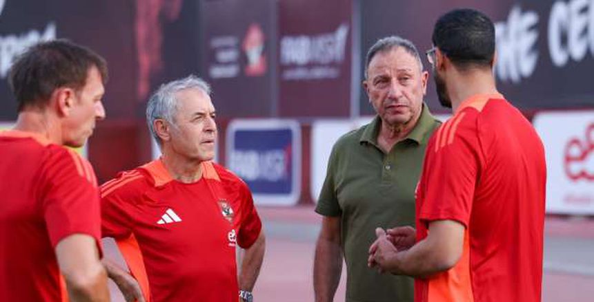 «الخطيب» يرافق بعثة الأهلي لجنوب أفريقيا لدعم الفريق أمام صن داونز «الخطيب» يرافق بعثة الأهلي لجنوب أفريقيا لدعم الفريق أمام صن داونز