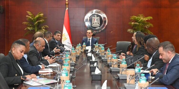 الخطيب يستعرض فرص الاستثمار في التكنولوجيا مع فوداكوم وفودافون مصر الخطيب يستعرض فرص الاستثمار في التكنولوجيا مع فوداكوم وفودافون مصر