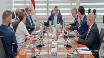 الخطيب يلتقى الرئيس التنفيذي لاحد الشركات  لبحث مشروعات وفرص التعاون