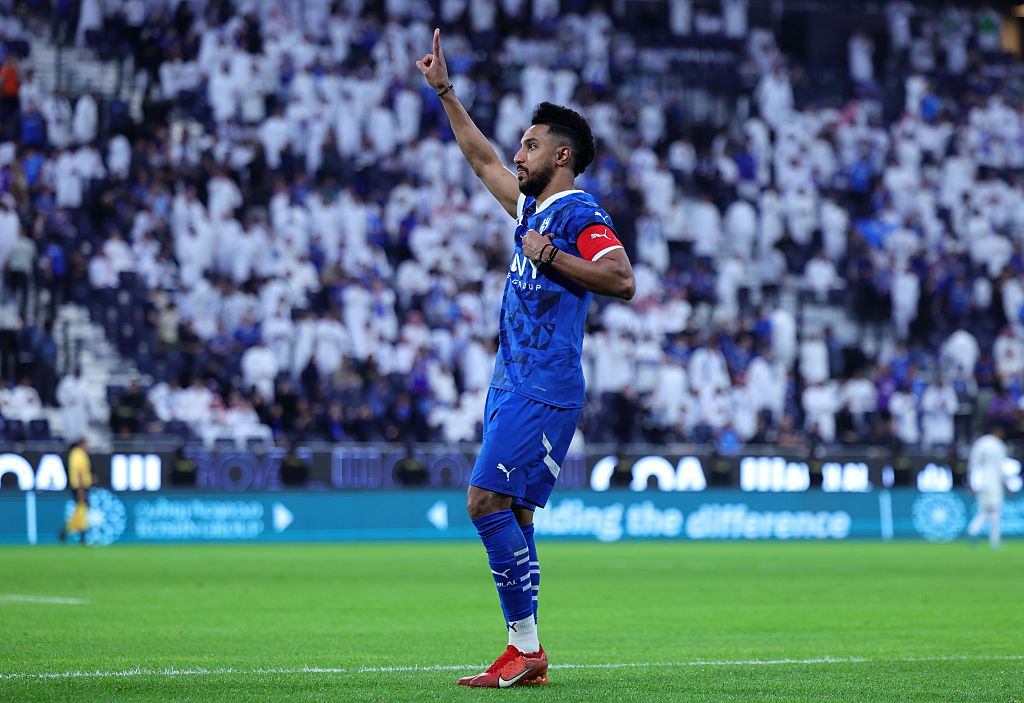 الدوسري يتفوق على نفسه مع الهلال الدوسري يتفوق على نفسه مع الهلال